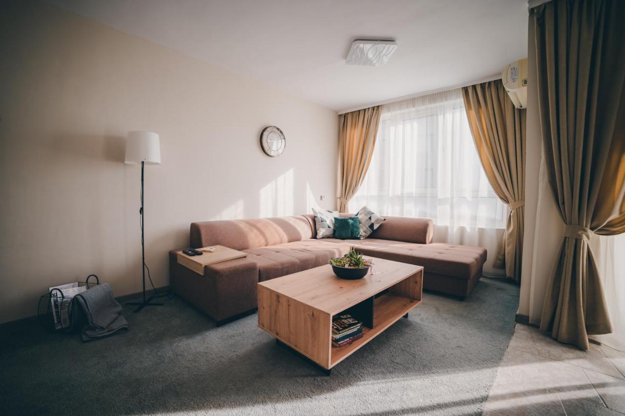Unbeatable Location: New & Comfy Apartment Várna Kültér fotó