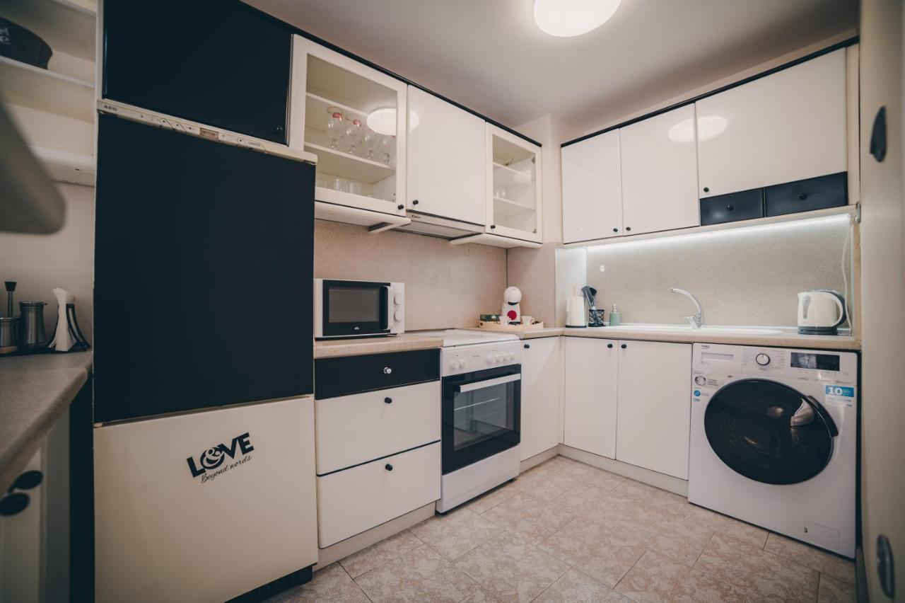 Unbeatable Location: New & Comfy Apartment Várna Kültér fotó